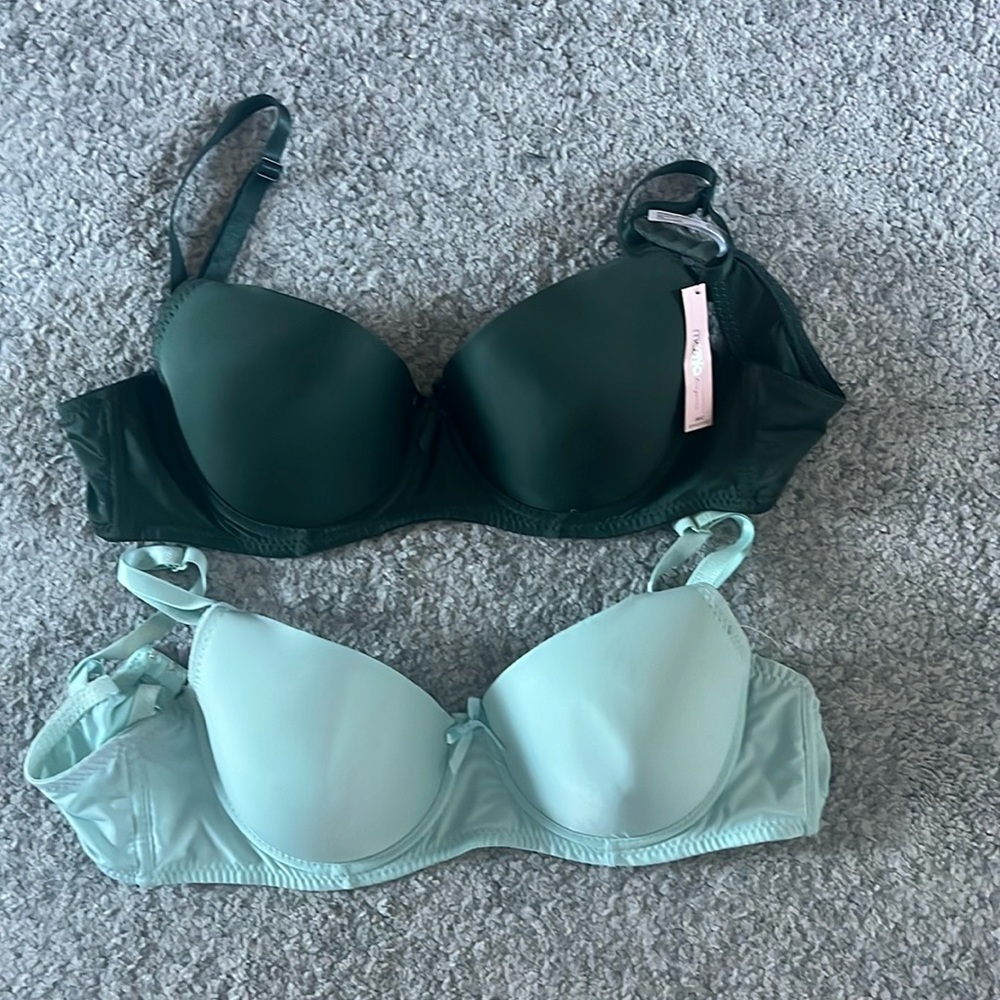 Mamia lingerie set of 38C bras